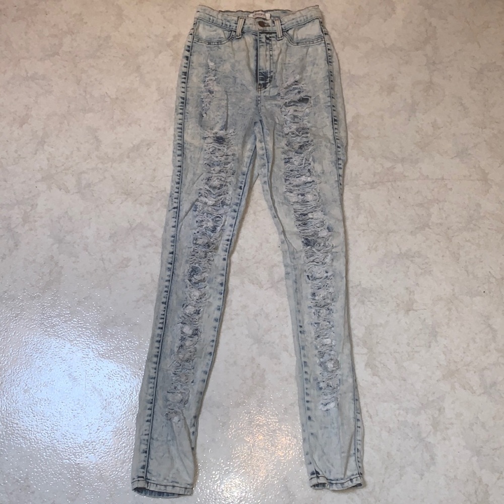 Light Washed distressed jeans LIKE NEW !!!